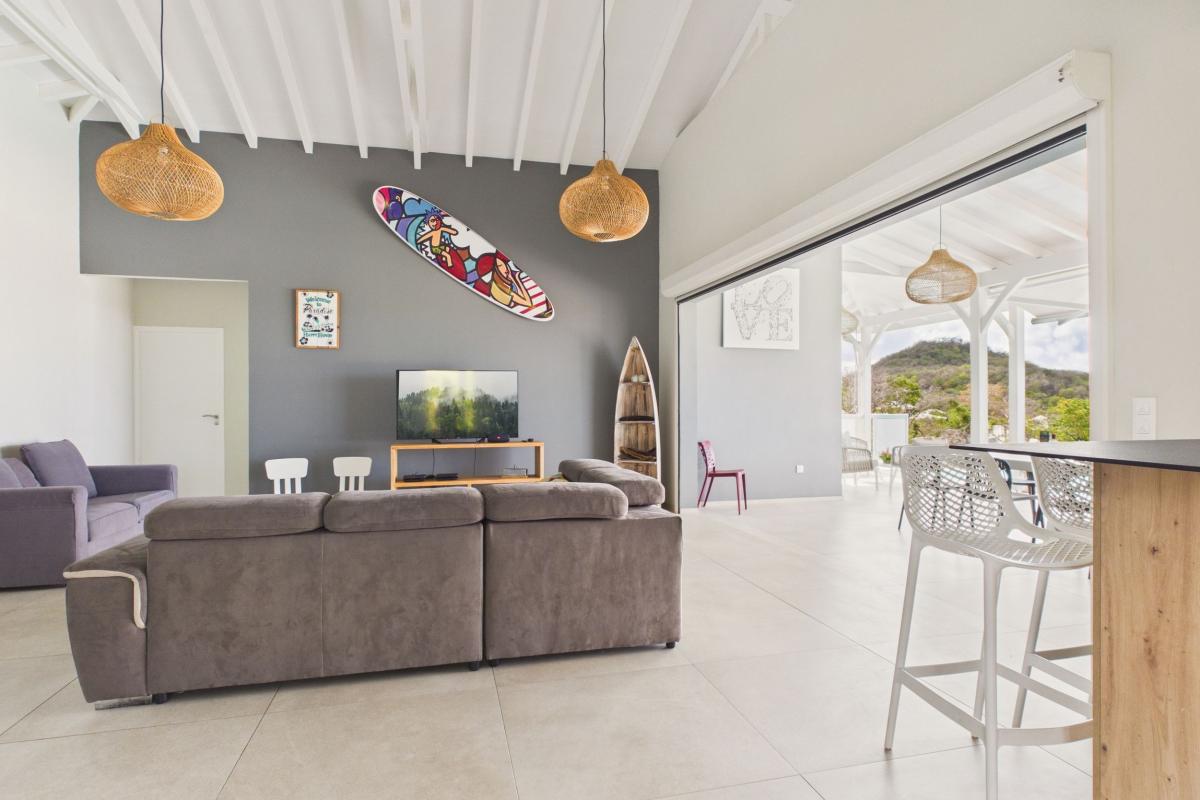 Location villa piscine 3 chambres diamant - salon interieur 1